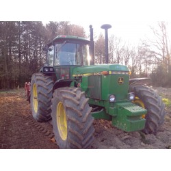 John Deere 4040