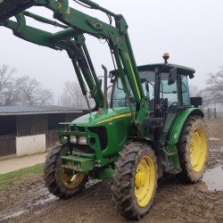 John Deere 5620