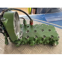 John Deere 6820