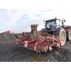 Kuhn HR 4503 + VANTA TF 702