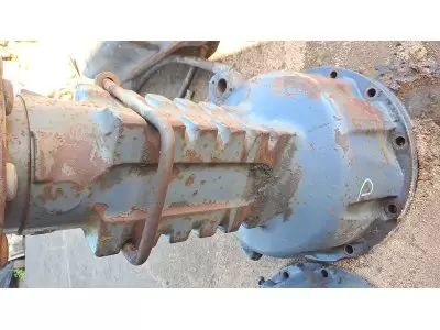 TROMPETTE ARRIERE GAUCHE AVEC ARBRE DE ROUE REDUCTEUR ET DEMI ARBRE