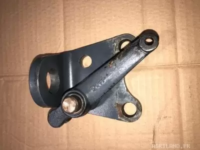 SUPPORT DE FREIN GAUCHE 