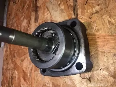 COUVERCLE DE PRISE DE FORCE AVEC ARBRE