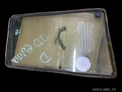 VITRE LATERALE DROITE 