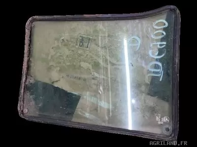 VITRE INFERIEUR DROITE 
