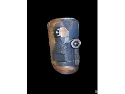 CYLINDRE DE RELEVAGE ARRIERE 