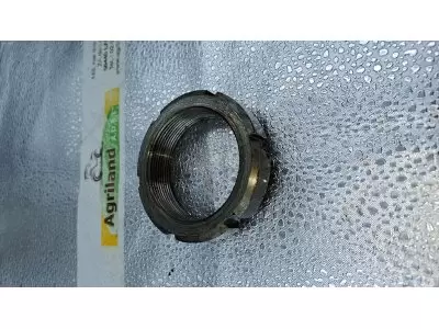 ECROU DE L AXE CENTRAL DANS BOITIER LATERAL