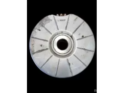 EMBRAYAGE DE PONT AVANT COMPLET (SANS ARBRE) AVEC PIGNON 