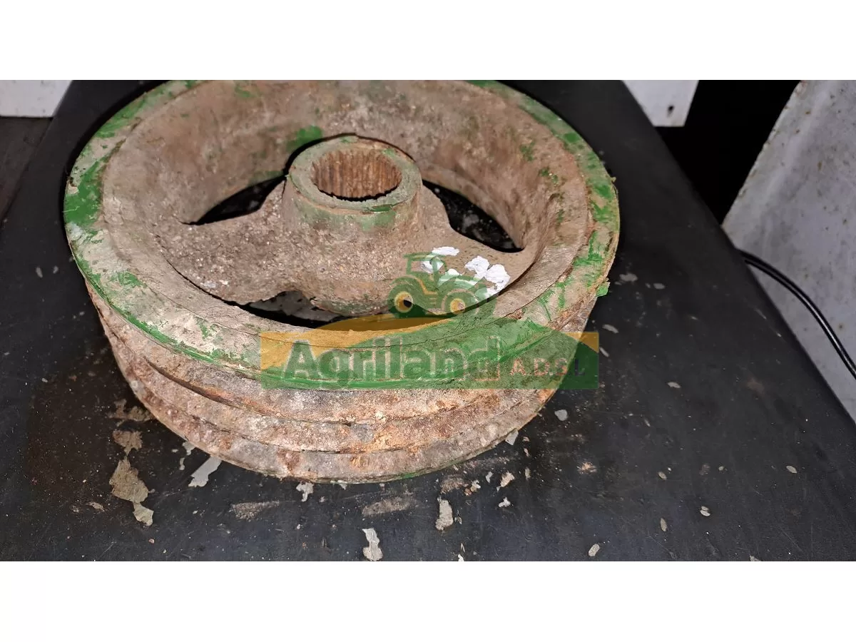 POULIE MENEE JOHN DEERE 1365 L226 LP : 1739