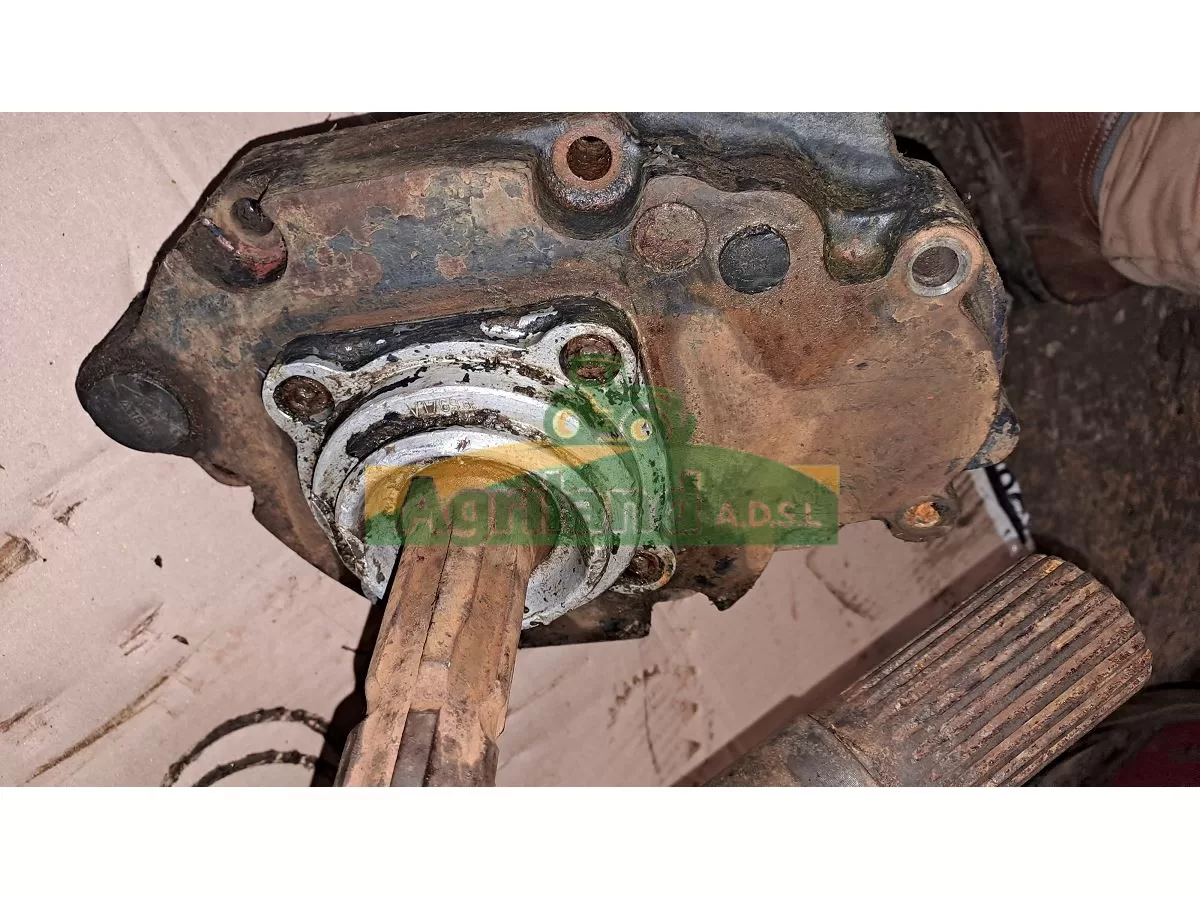 BLOC PTO ARRIERE AVEC ARBRE ET PIGNON LP : 805