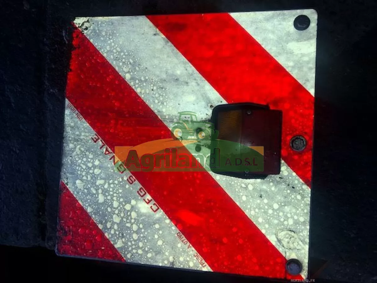 PANNEAU DE SIGNALISATION AVEC FEUX LP : 1827