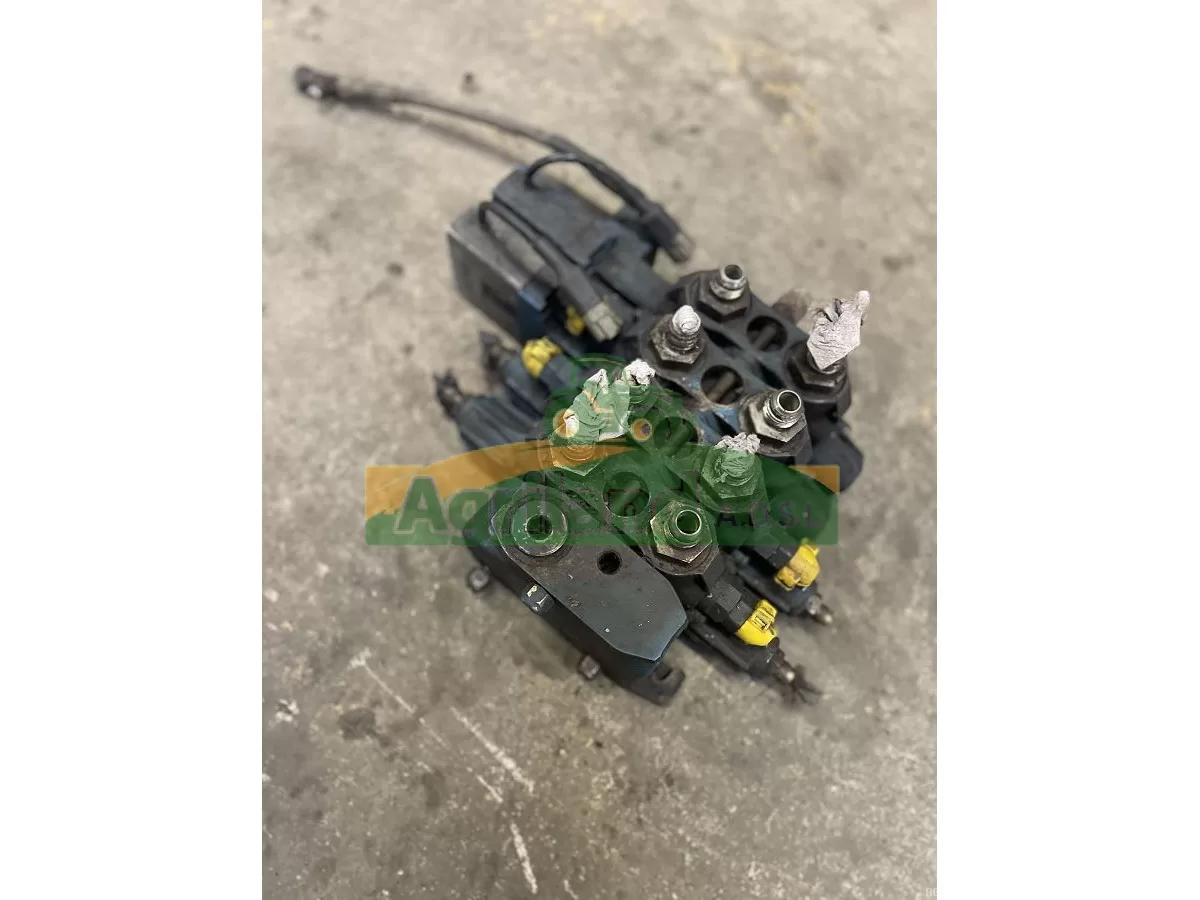 DISTRIBUTEUR HYDRAULIQUE  LP : 1339