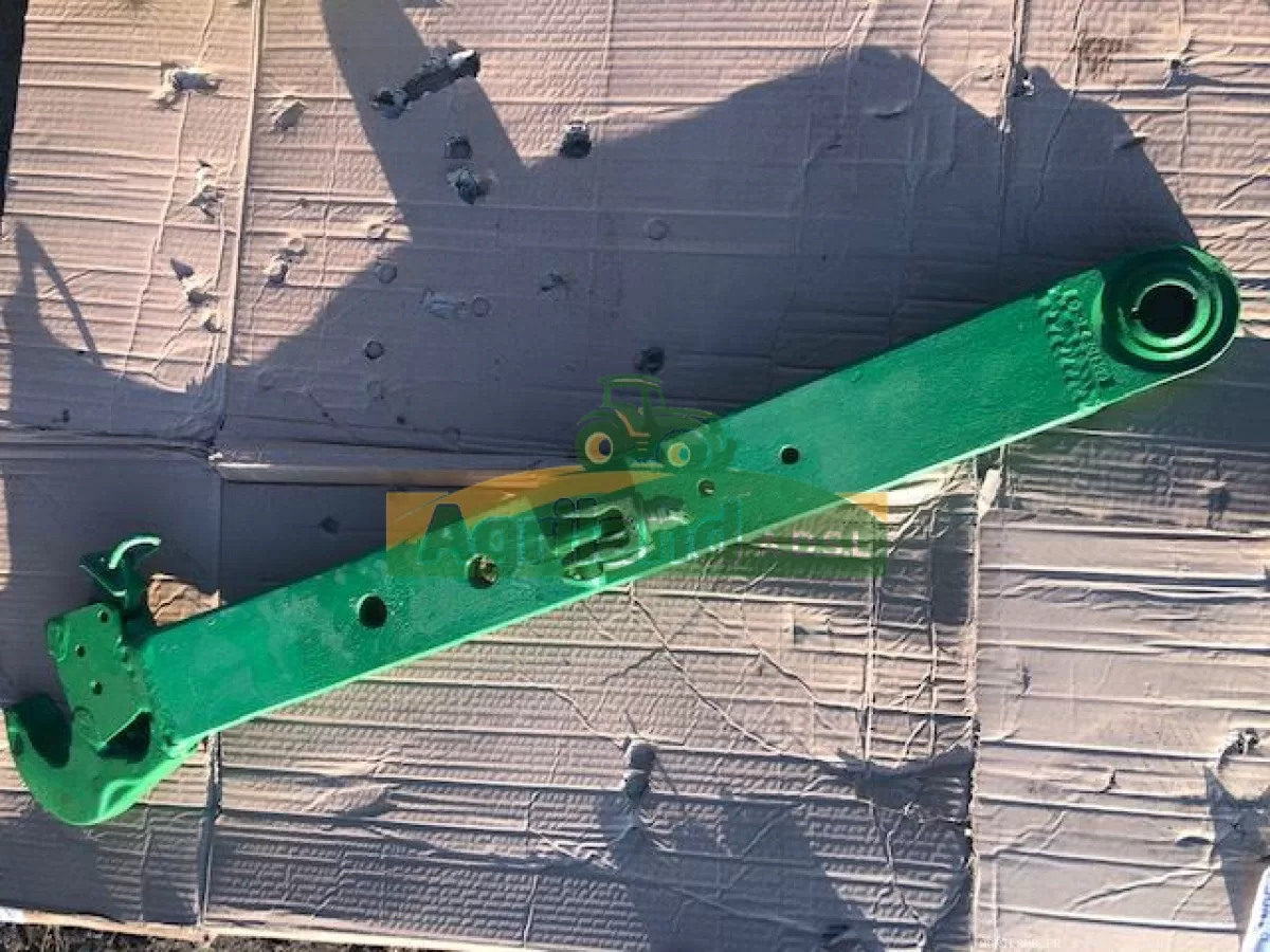 BARRE DE TRACTION DROITE ( REL ARR)  LP : 1854