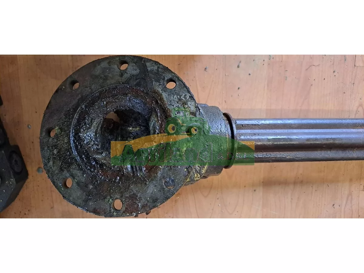 DEMI CARDAN AVEC MACHOIRE A PLATEAU COTE EMBRAYAGE LP : 1815