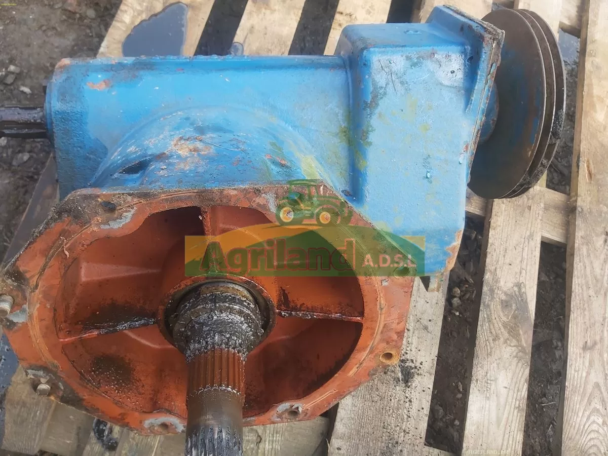 BOITIER RABEWERK AVEC ENTREE 1"3/4 ET SORTIE AR 1"3/8 LP : 897