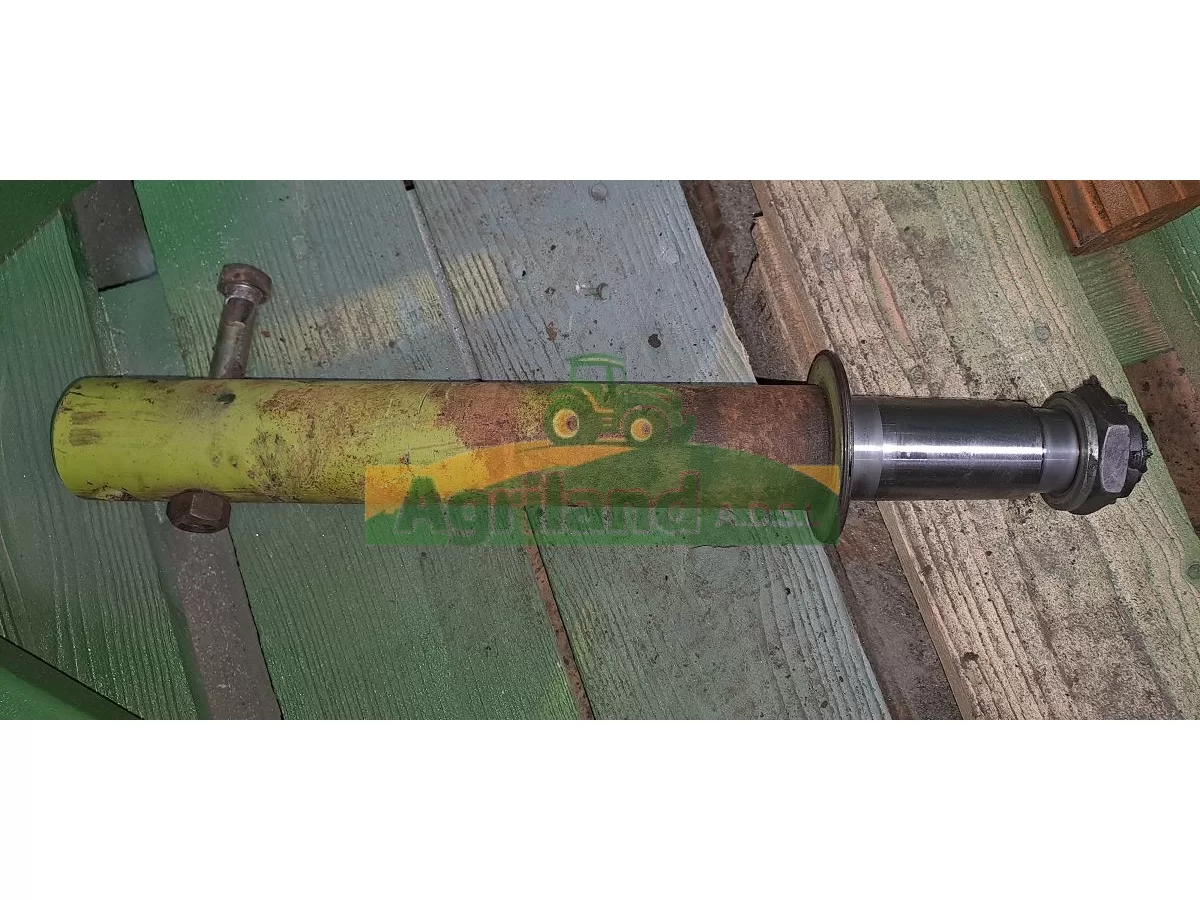 FUSEE DE ROUE DROITE OU GAUCHE LP : 1840