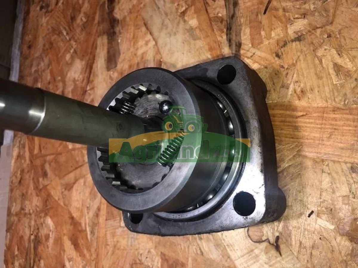 COUVERCLE DE PRISE DE FORCE AVEC ARBRE