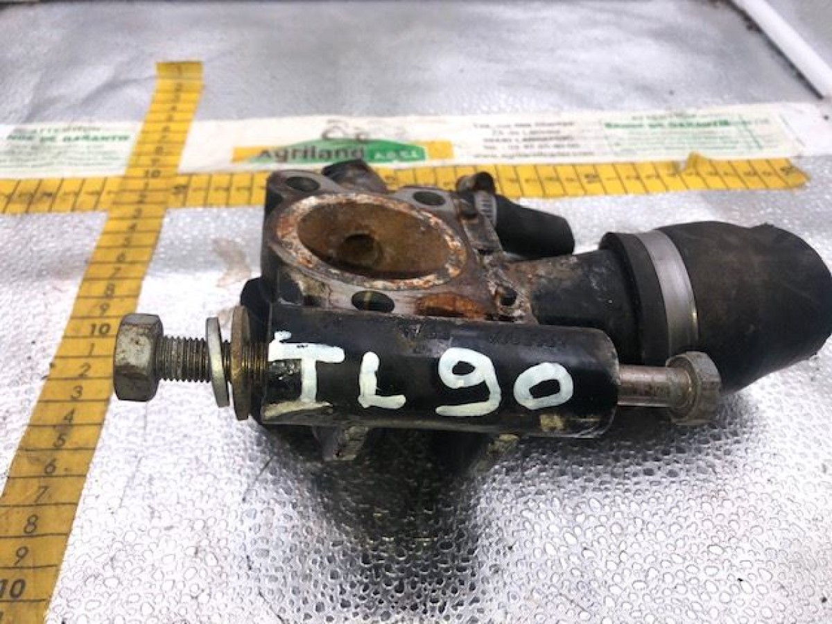 SUPPORT DE POMPE À EAU 