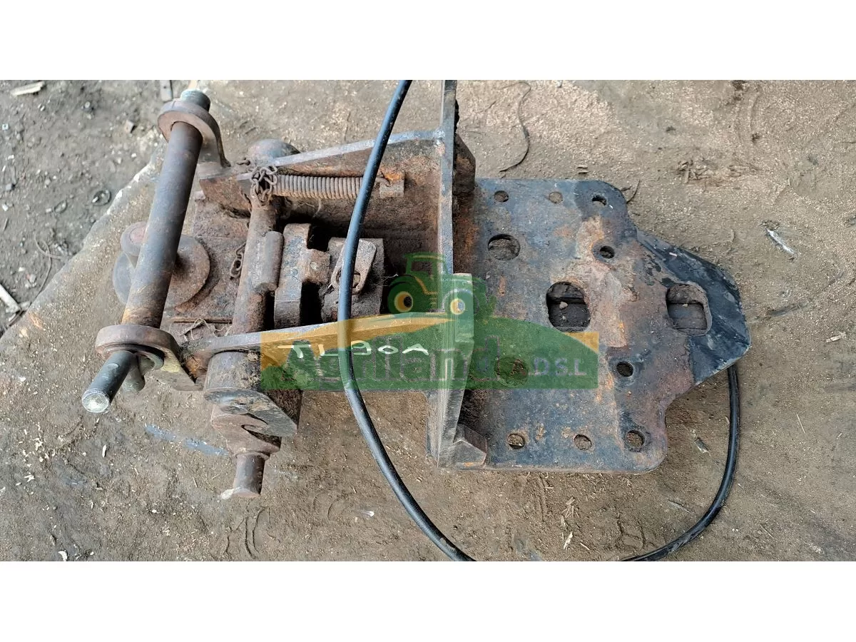 CROCHET AUTOMATIQUE AVEC LES TIRANTS ET PITON AMOVIBLE