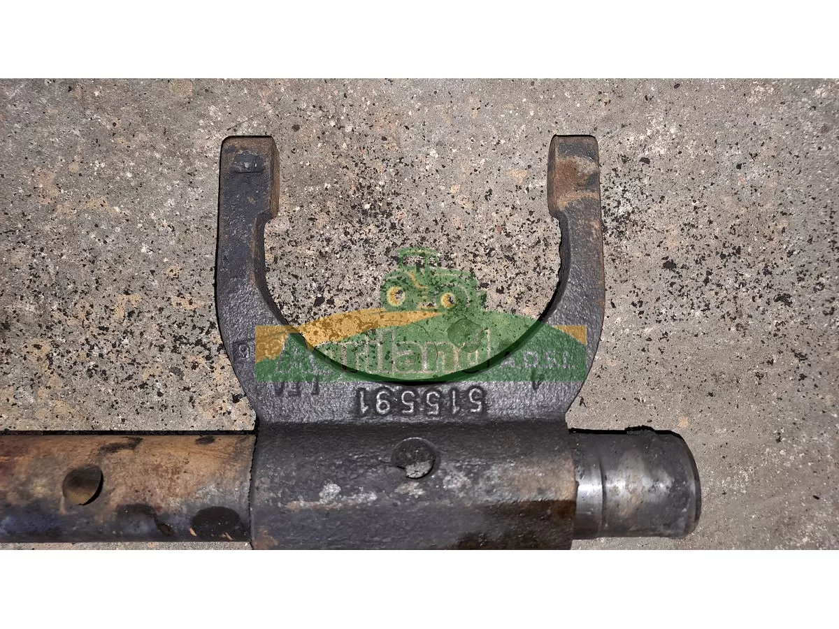 FOURCHETTE DE COMMANDE D EMBRAYAGE AVEC AXE DE COMMANDE