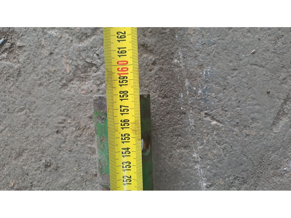 BRAS PORTE DENT AVEC ARBRE DE CDE NU EN UNE PIECE L=1580