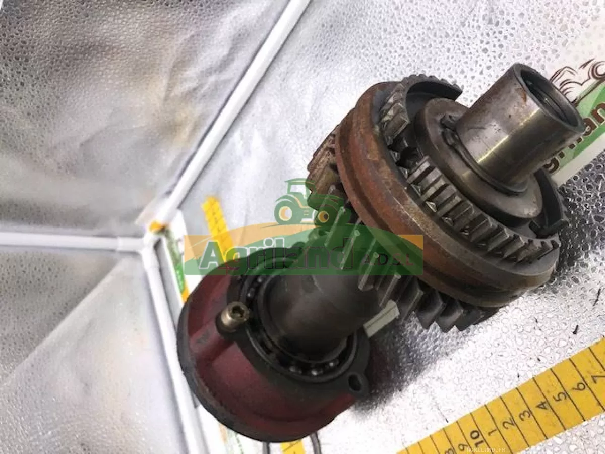 ARBRE AVEC COUVERCLE ( PIGNON Z31) 