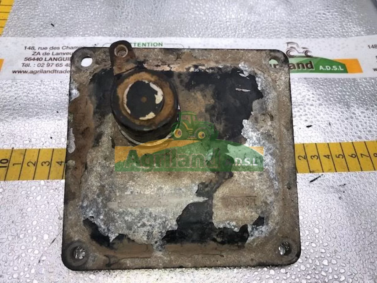 COUVERCLE AVEC LEVIER DE COMMANDE 