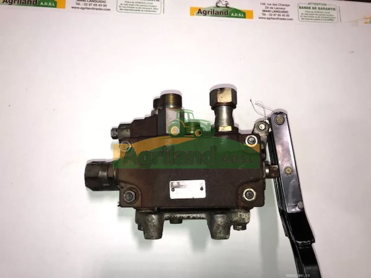 DISTRIBUTEUR À SIMPLE ET DOUBLE EFFET