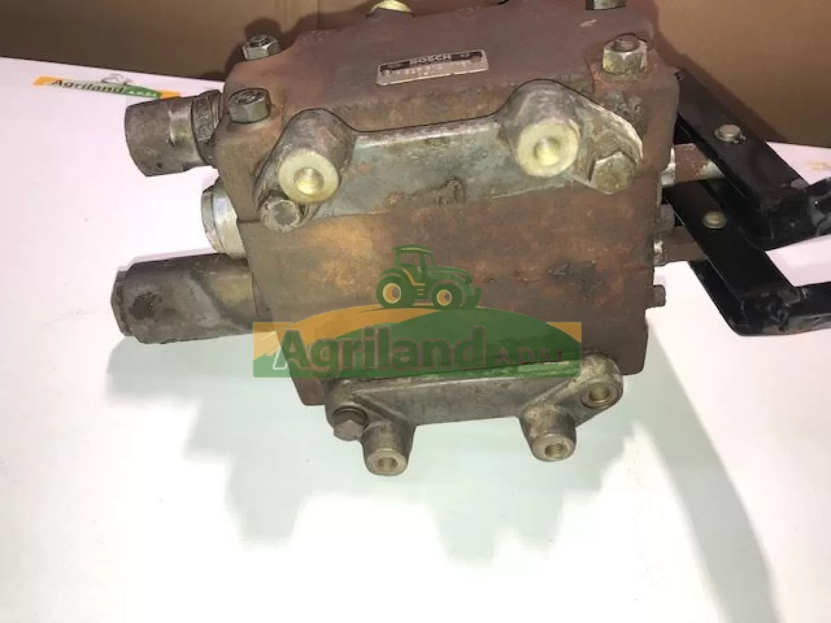 DISTRIBUTEUR À SIMPLE ET DOUBLE EFFET