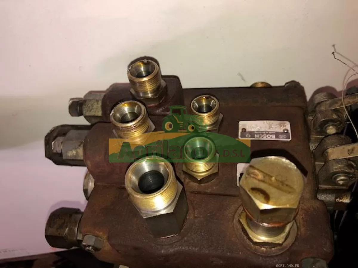 DISTRIBUTEUR À SIMPLE ET DOUBLE EFFET