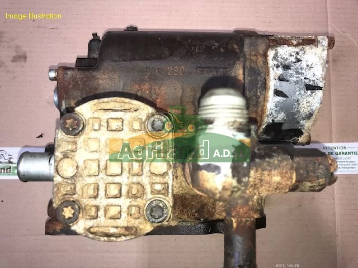 SUPPORT DE LA POMPE HYDRAULIQUE