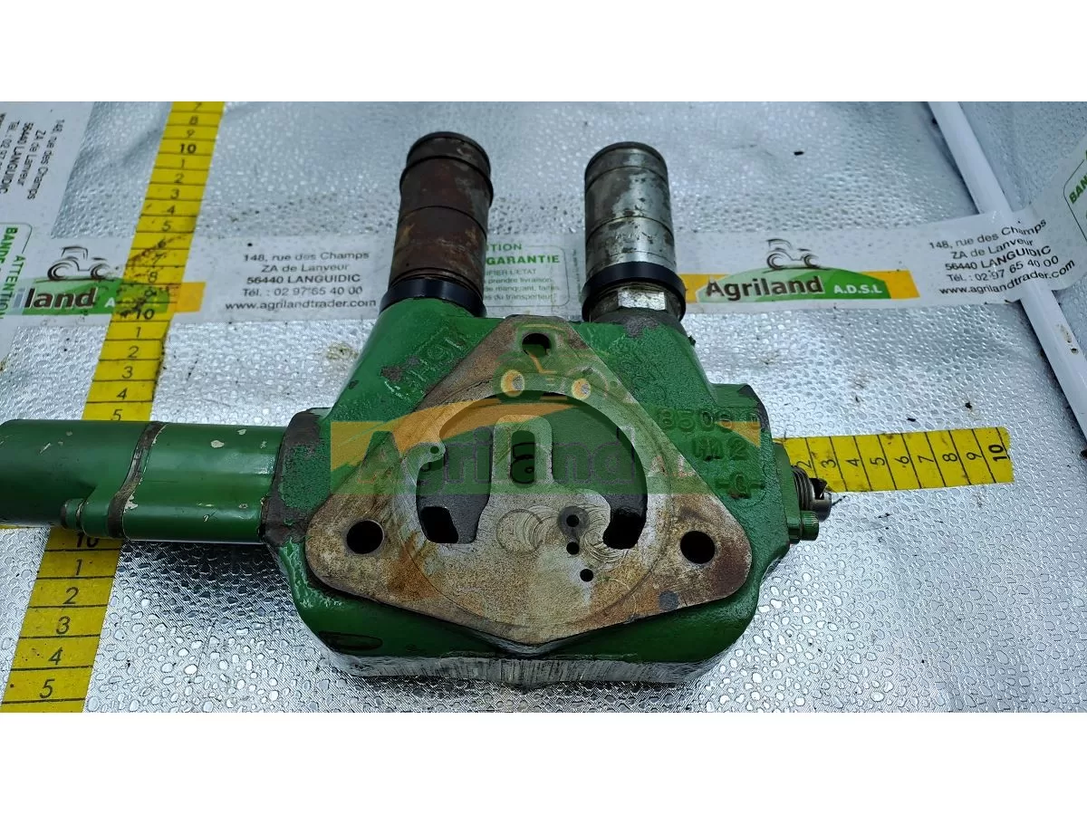 DISTRIBUTEUR AUXILIERE