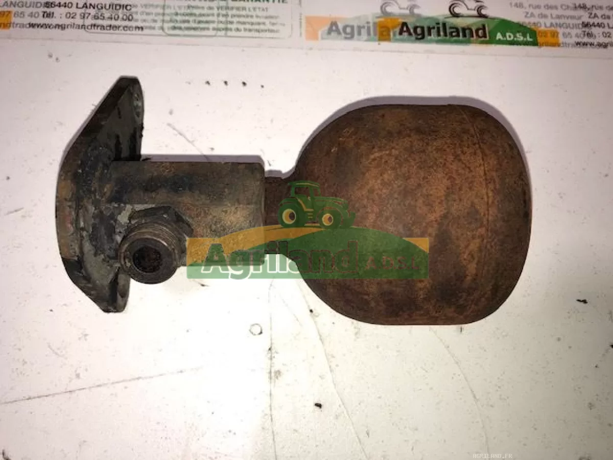 ACCUMULATEUR AVEC RACCORD 