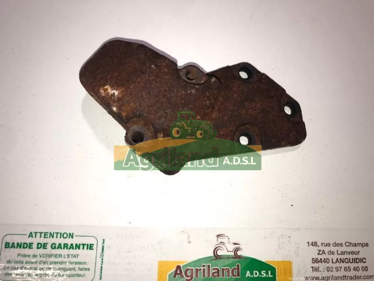 SUPPORT DE REFROIDISSEUR D'HUILE 