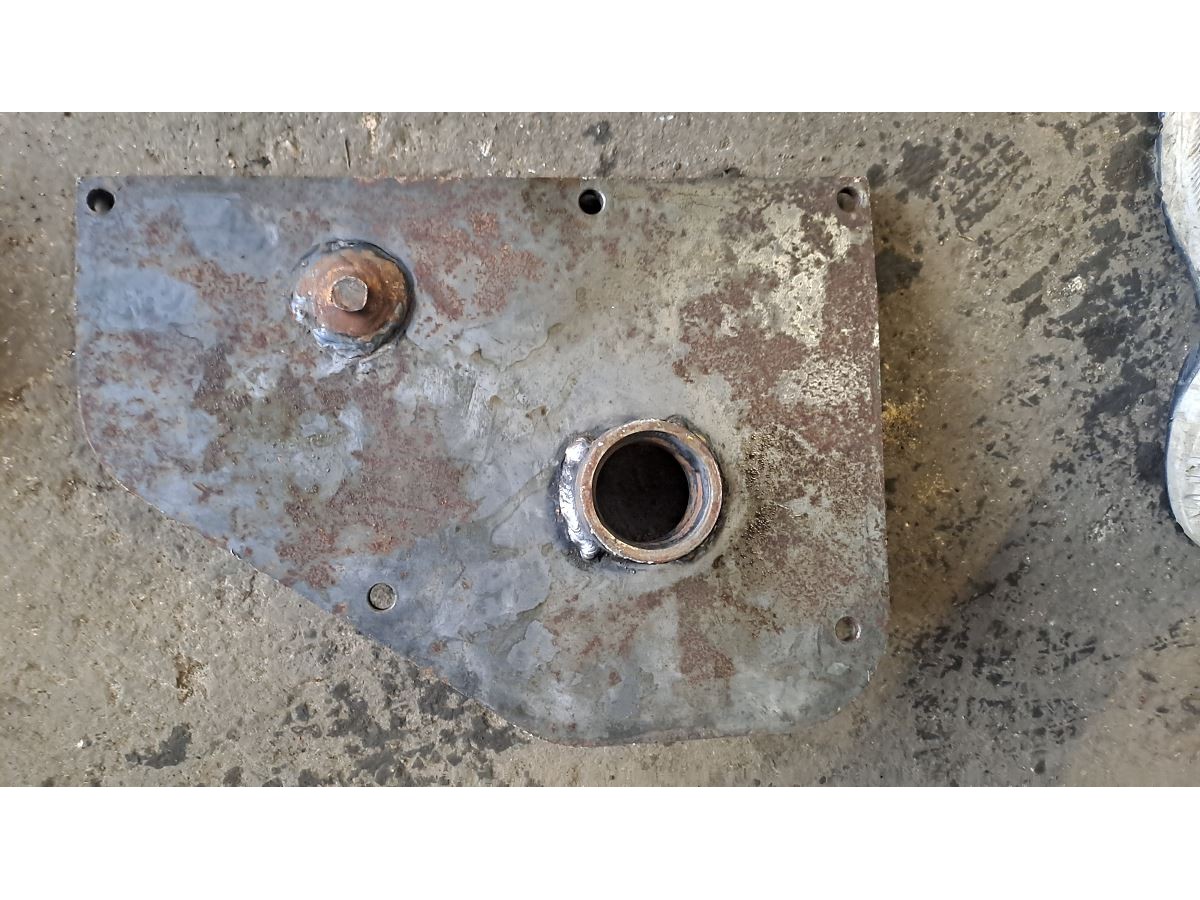 PLAQUE ARRIERE POUR SORTIE PTO