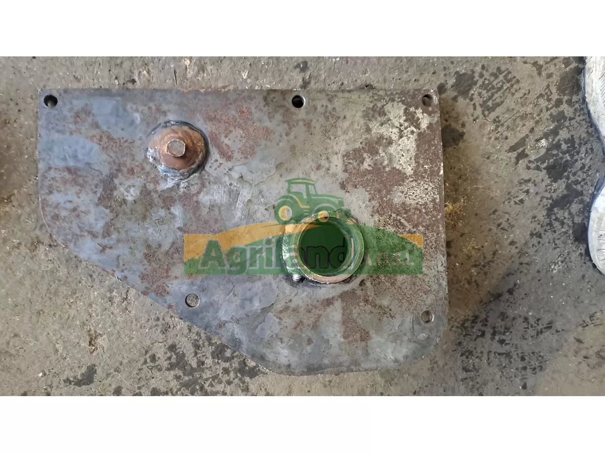 PLAQUE ARRIERE POUR SORTIE PTO