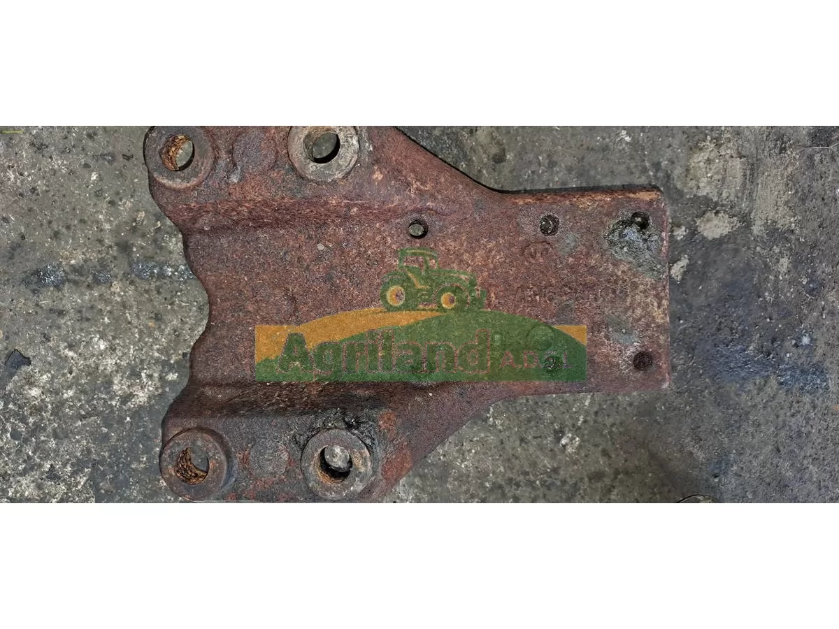 SOCLES SUPPORT D'AILES AVANT  