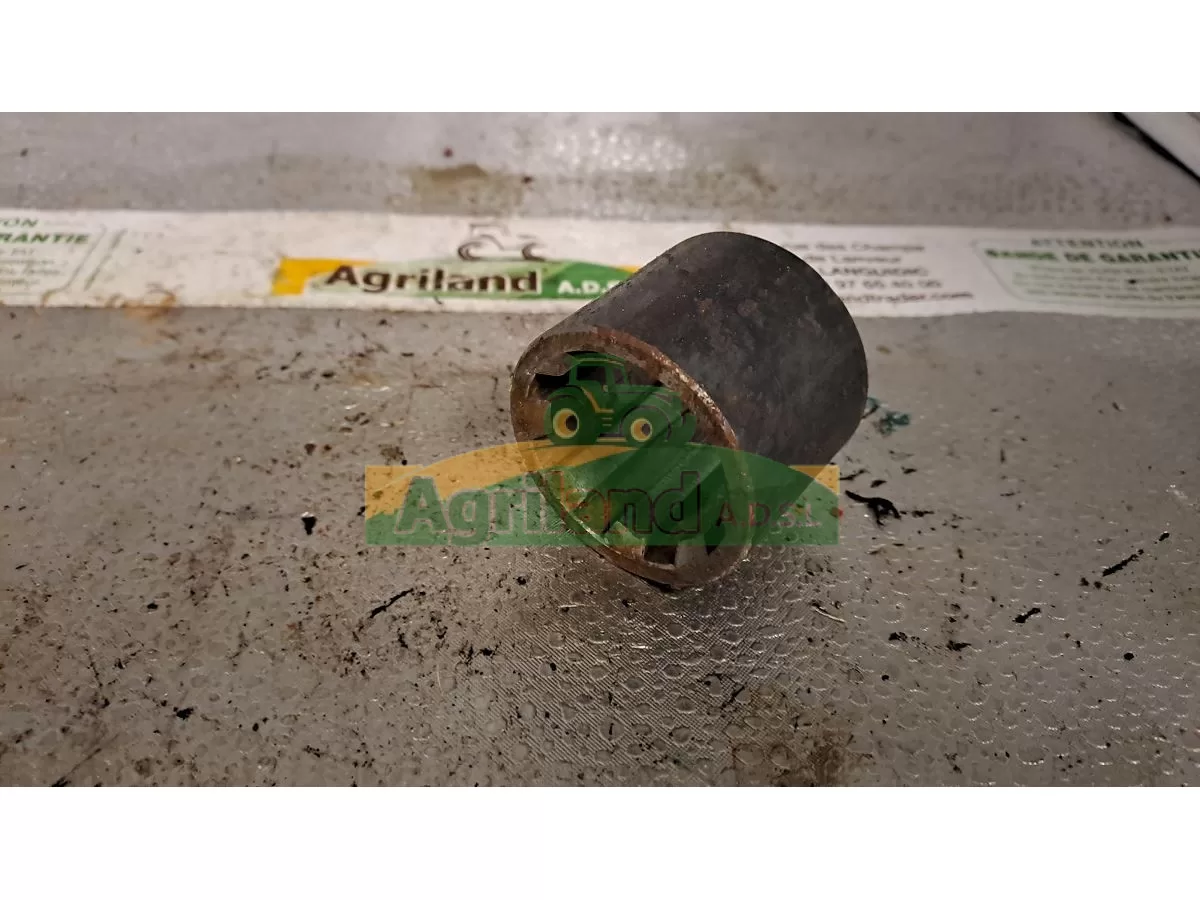 DOUILLE BLOCAGE PIGNON DE BOITIER LONG=40