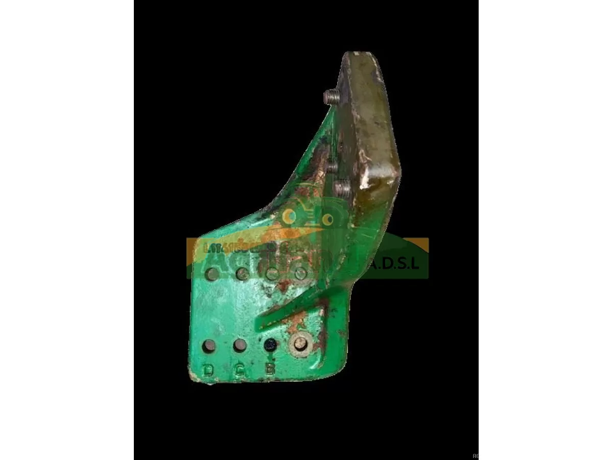 SUPPORT D'AILE AVANT GAUCHE 