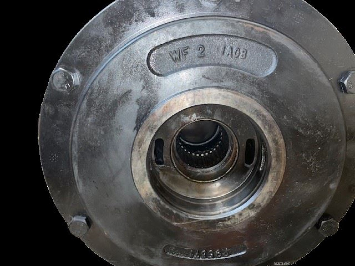 TAMBOUR + EMBRAYAGE DE MARCHE AVANT (AVEC MOTEURS AU-DESSUS DE 99 KW (135 CH))