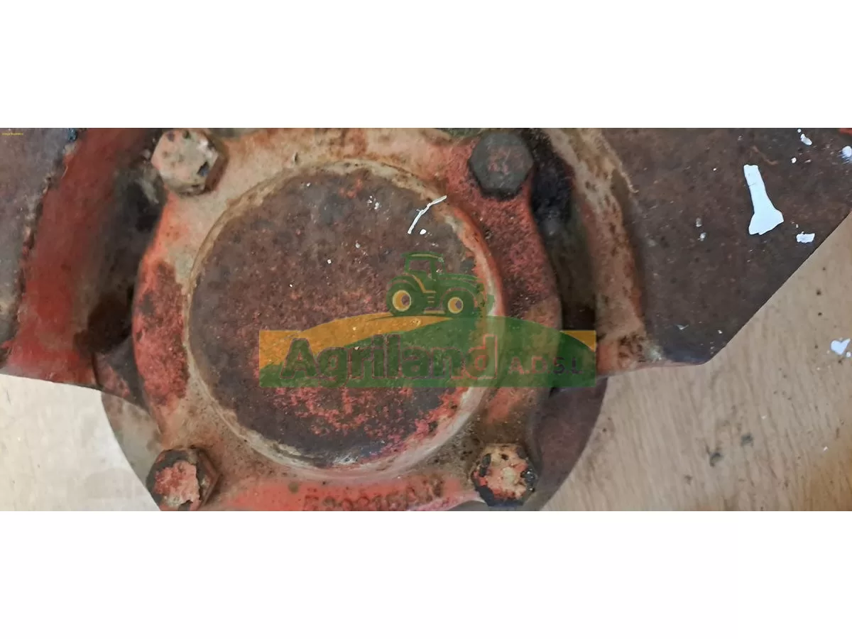 CHAPEAU DE PALIER DROIT