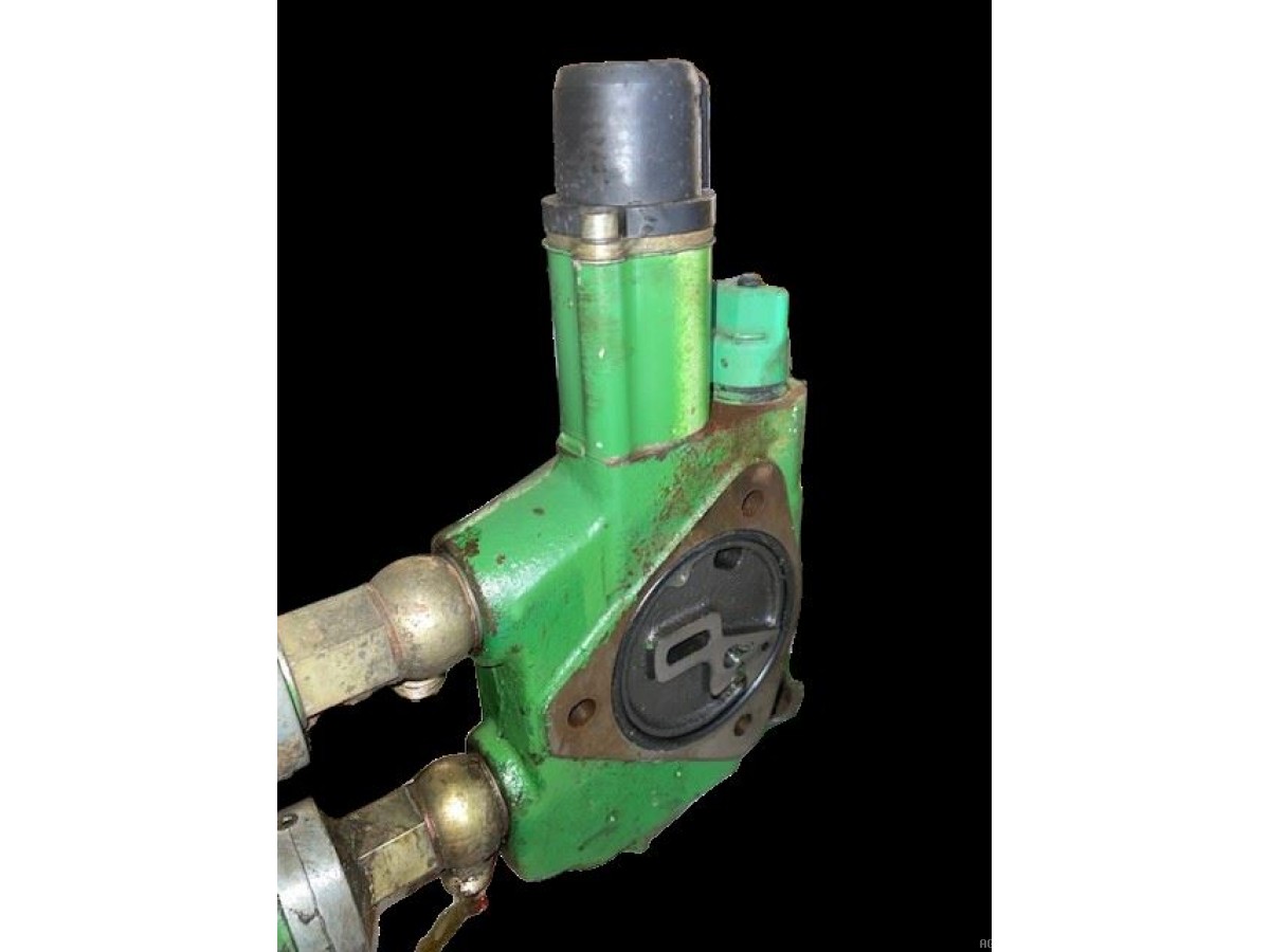 DISTRIBUTEUR AUXILIAIRE 