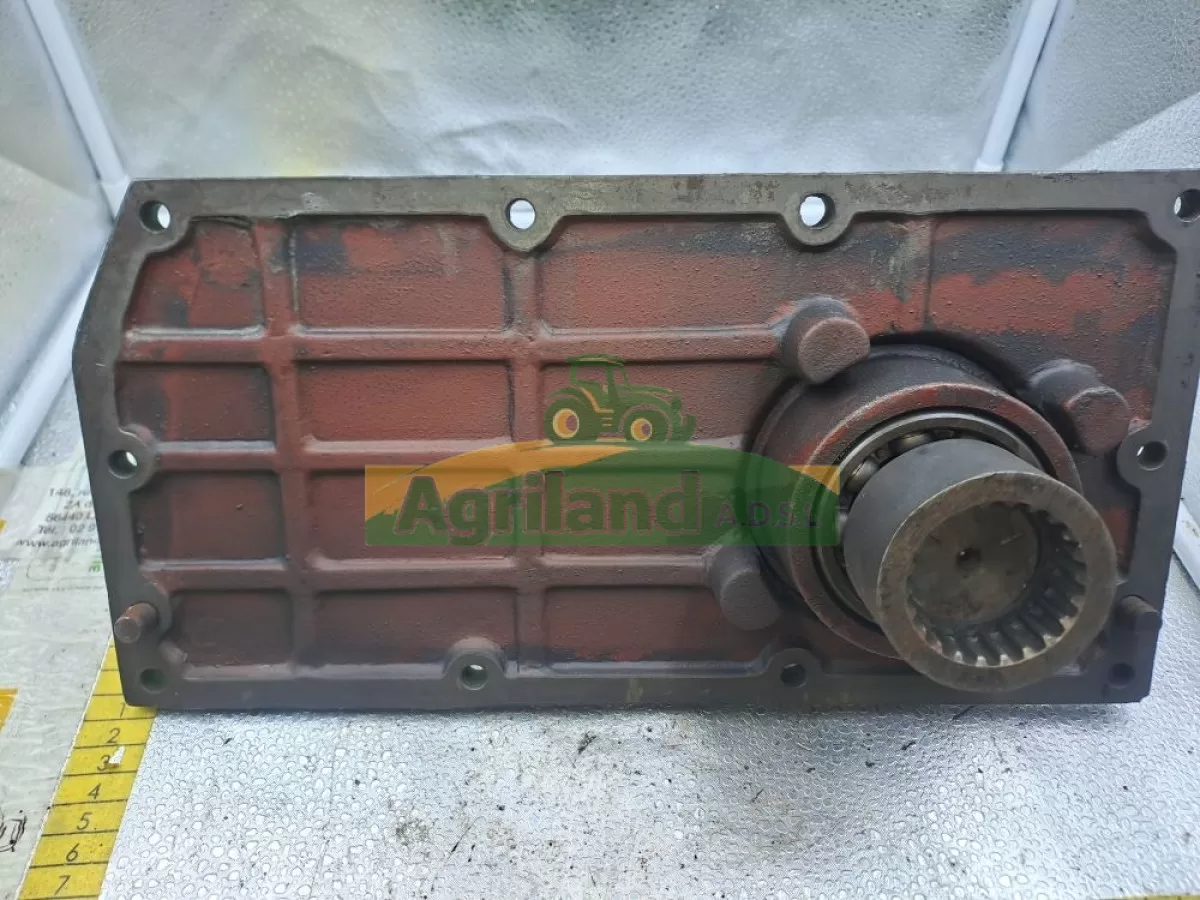 COUVERCLE ARRIERE AVEC ARBRE ET DOUILLE DE RACCORDEMENT