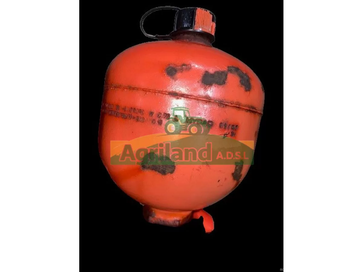 ACCUMULATEUR HYDRO-PNEUMATIQUE AVEC SUPPORT 