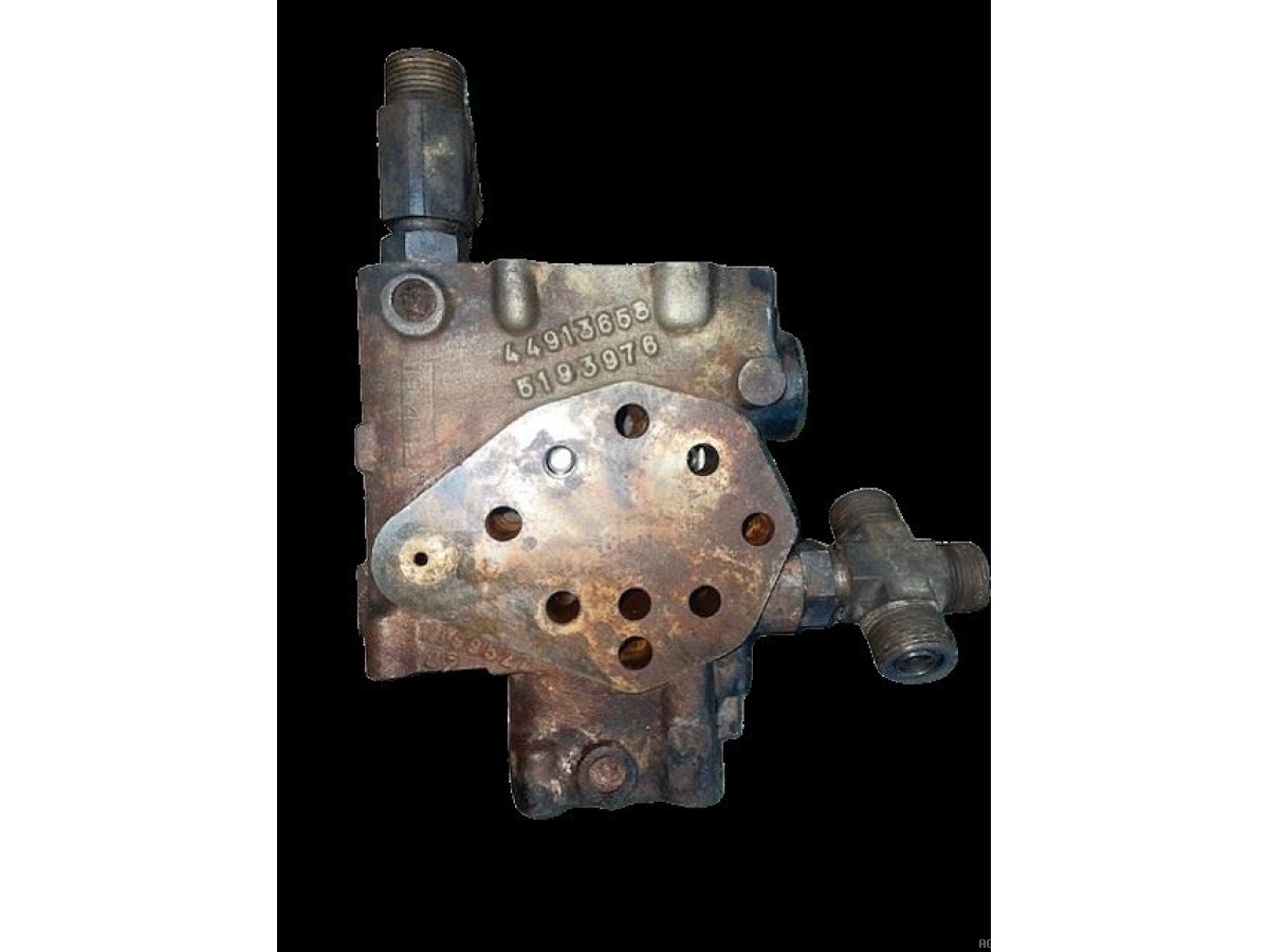 CORPS DE VALVE HYD AVEC RACCORD