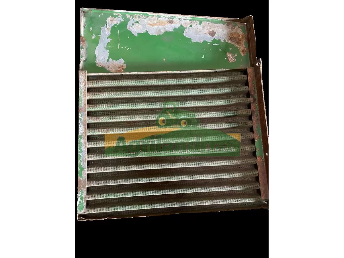 GRILLE DROITE DE CAPOT