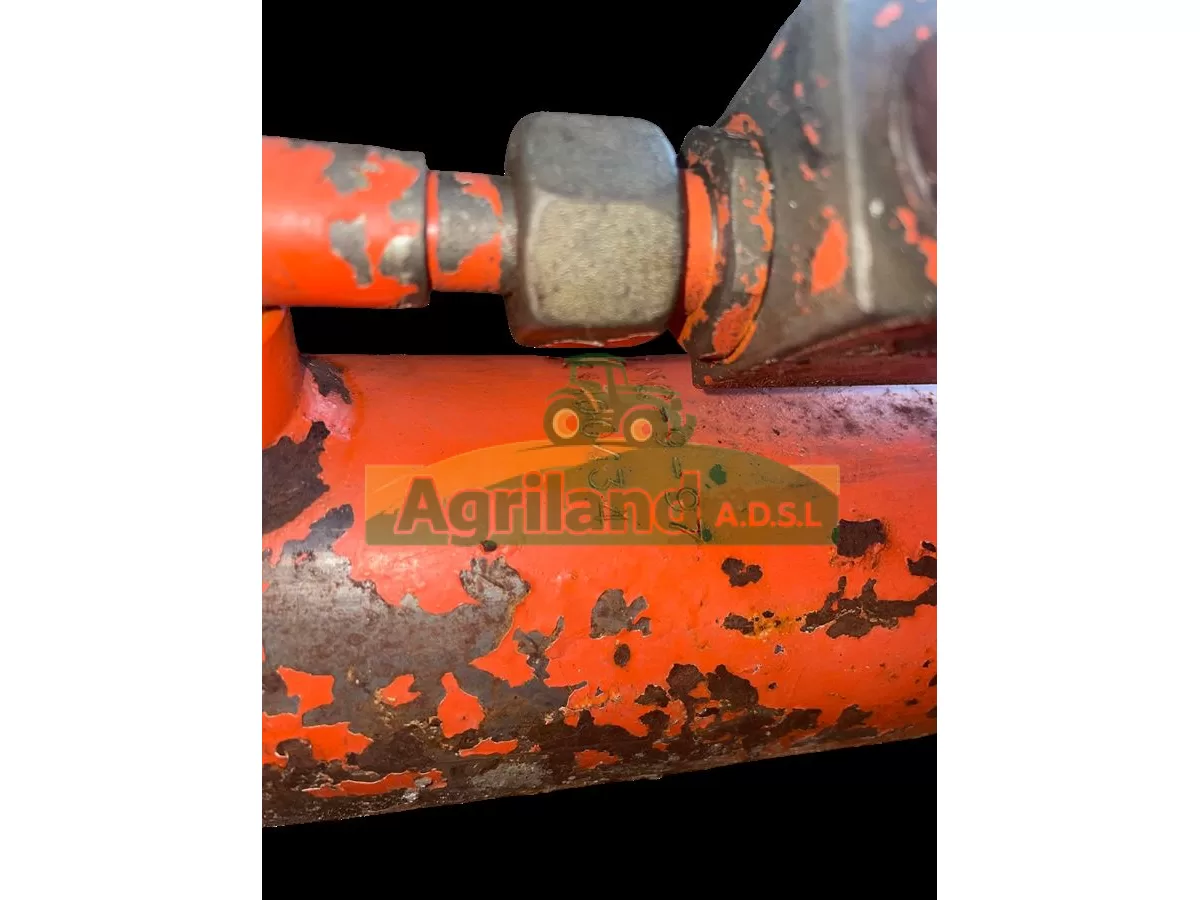 VERIN HYDRAULIQUE 