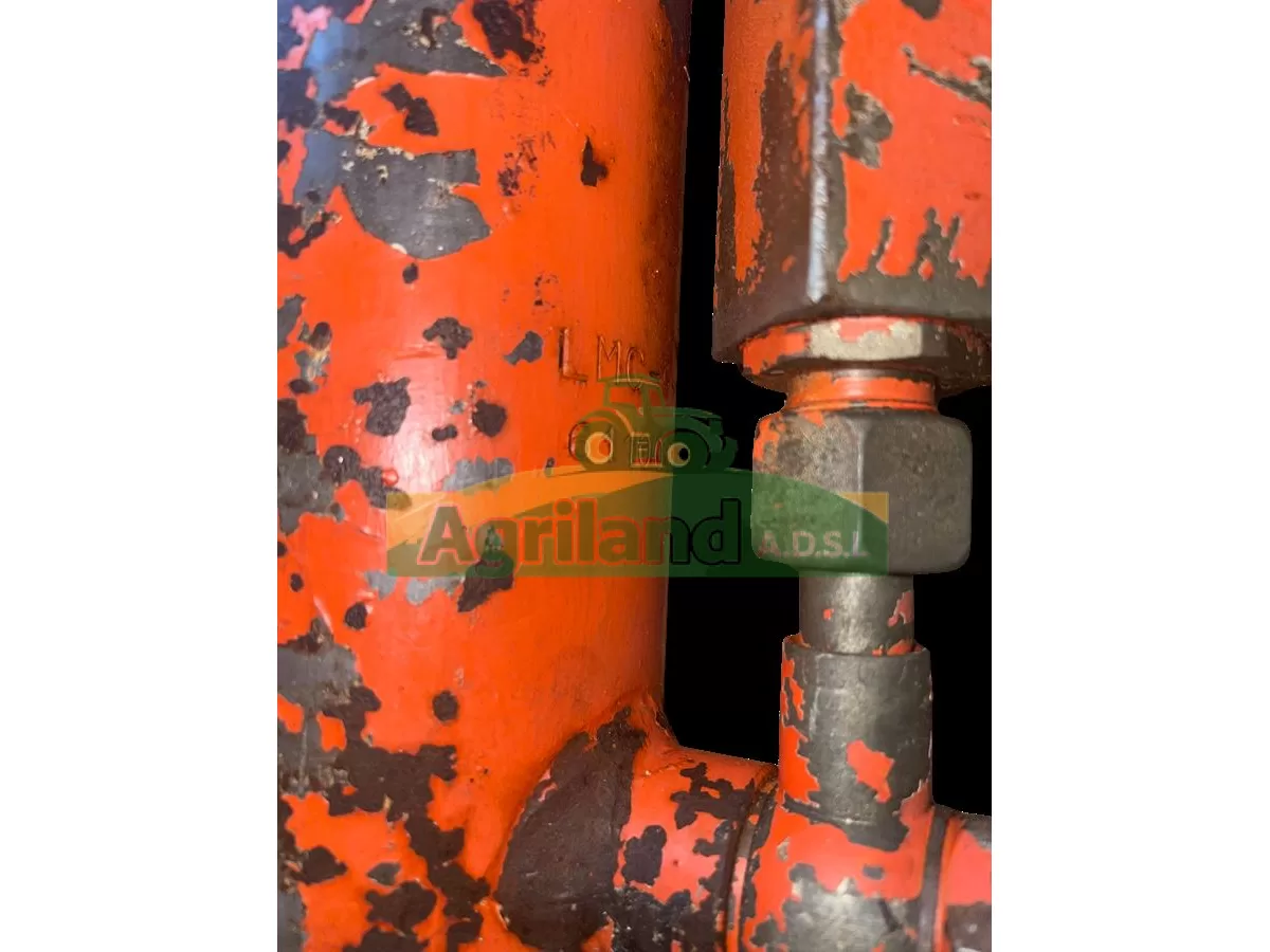 VERIN HYDRAULIQUE 