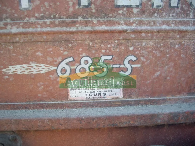 Massey Ferguson 685 S