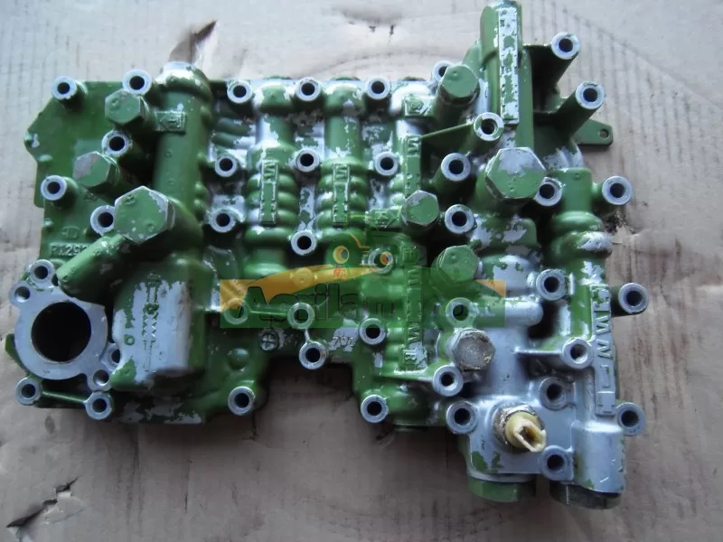 JOHN DEERE Control Valve Housing - Powrquad R129280 R111769